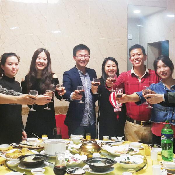 举杯共庆明天更美好之二